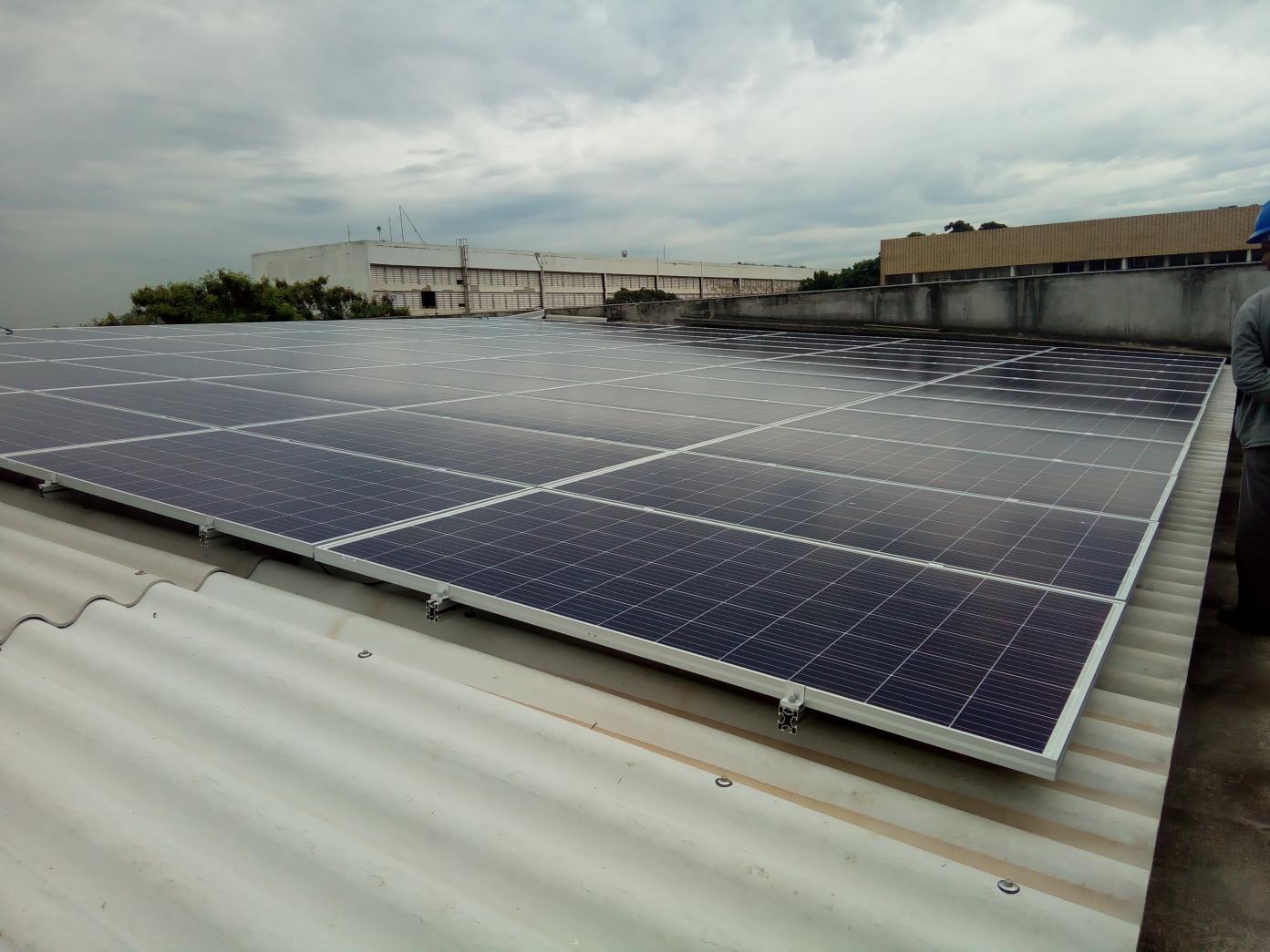 4ª MEDIÇÃO: Módulos fotovoltaicos instalados no telhado ao norte_2