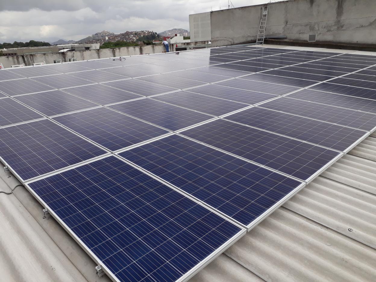 4ª MEDIÇÃO: Módulos fotovoltaicos instalados no telhado ao sul