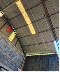 1º medição - 02_fechamento lateral com telhas apresentando furos